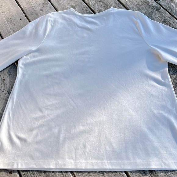 CROFT & BARROW LONG SLEEVED CHRISTMAS WREATH TEE with A TOUCH OF BLING - Picture 15 of 16